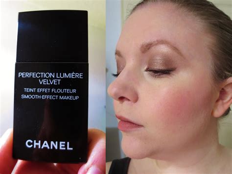 chanel perfection lumiere velvet smooth effect foundation review|does chanel foundation have spf.